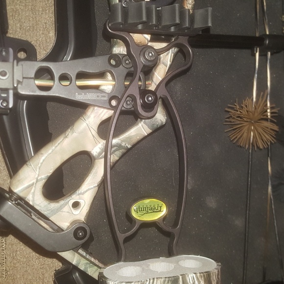 Compound Bow - Right Handed - Picture 5 of 5